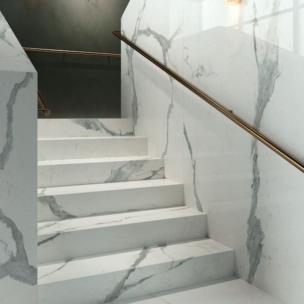 Płytki na schody wewnętrzne – stopnie z gresu w nowoczesnej aranżacji